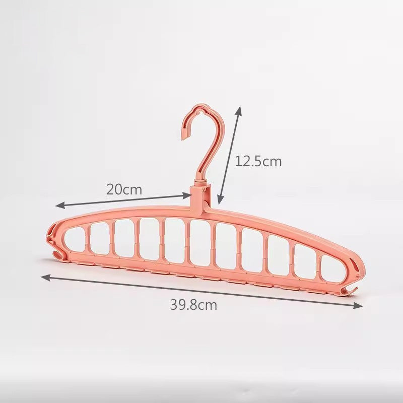 Seamless folding hanger